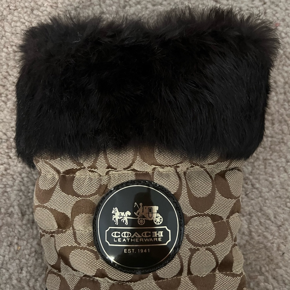 Coach-size 8-women’s snow boots - Picture 3 of 5